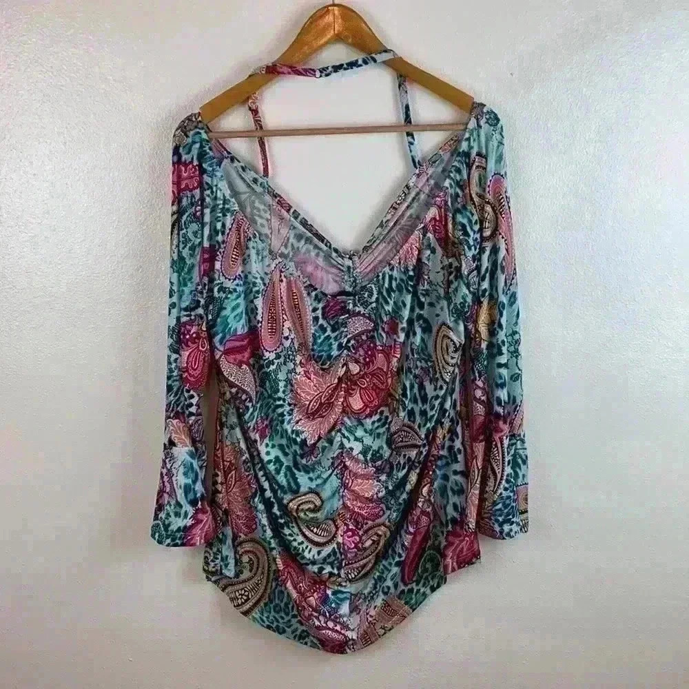 VENUS cold shoulder bell sleeve top on bright colors and animal print 3X - Picture 4 of 7